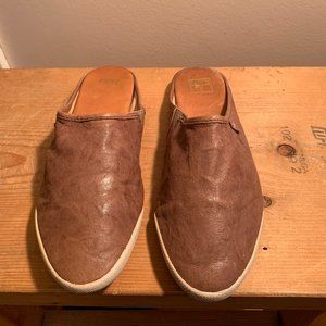 Frye Mule Flats